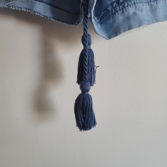 Ann Taylor Loft, Chambray Drawstring Shorts, Blue, Size XS - Picture 4 of 5